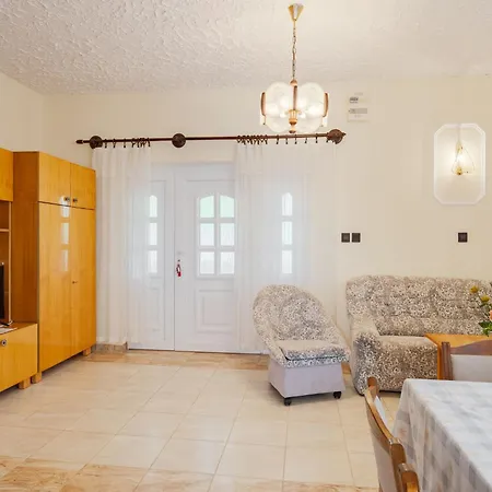 아파트 Daisy 1 By Interhome Balatonmáriafürdő