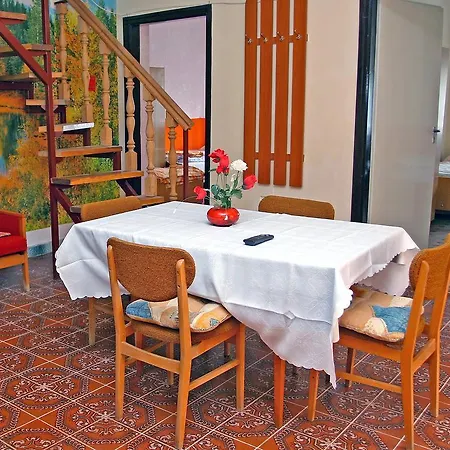 Apartament Daisy 1 By Interhome