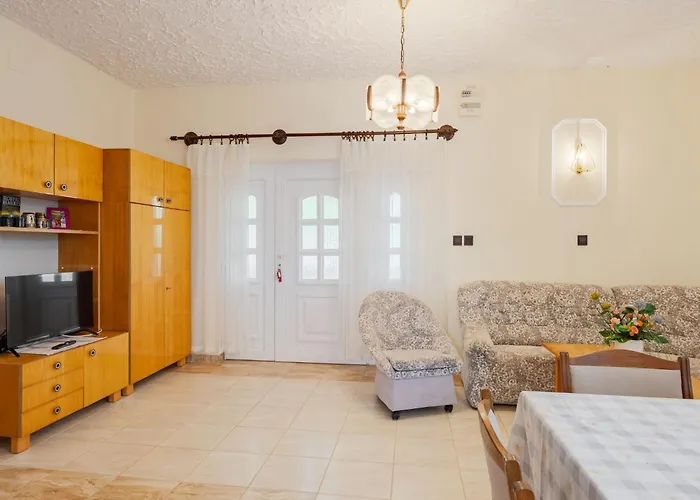 Apartment Daisy 1 By Interhome Balatonmariafurdo